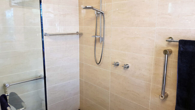 Mariah Calibre Shower Rail